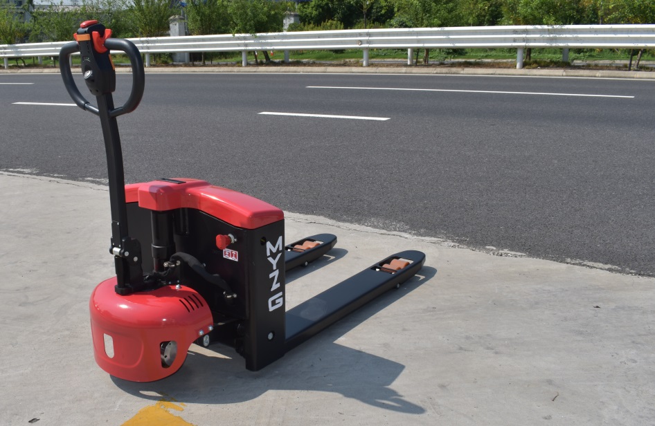 Driving a pallet truck on ramp