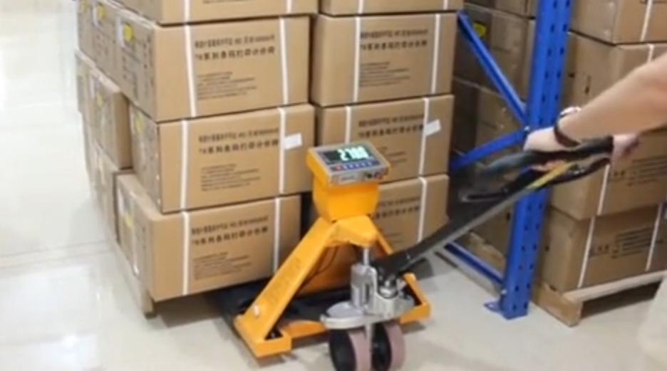 How to Use a Pallet Truck