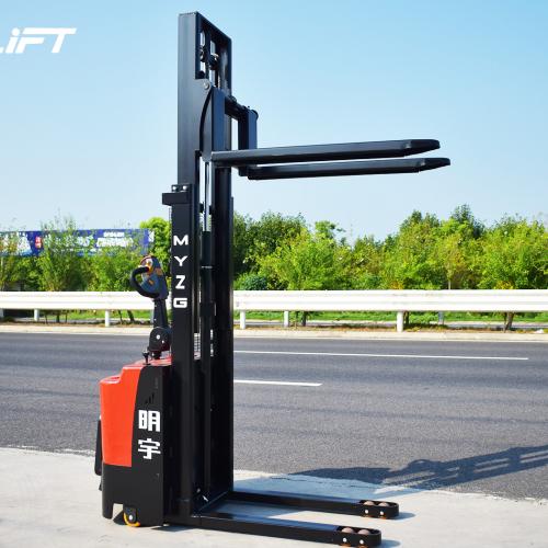 What is the difference between a pallet truck and a stacker?