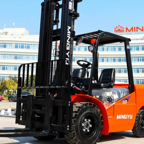 What are the main parts of a forklifts?