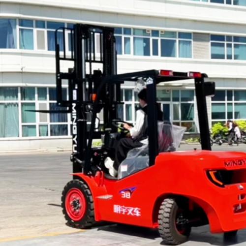 Which forklift is best for heavy lifting?