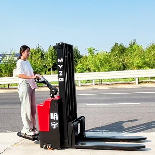 How many types of stacker are there?