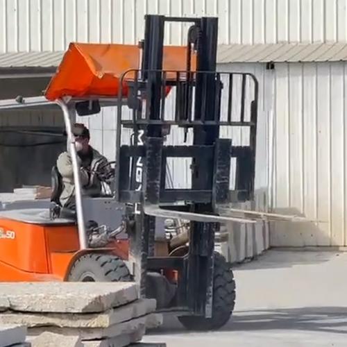 What is the difference between crane and forklift truck?