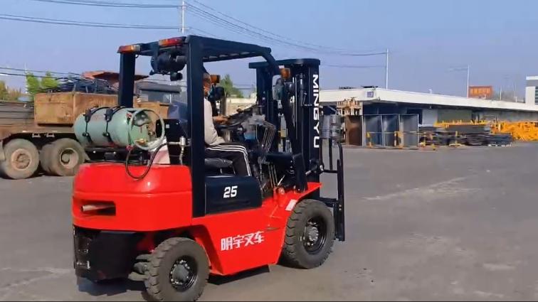 Are Dual-Fuel Forklifts Safe for Indoor Use?