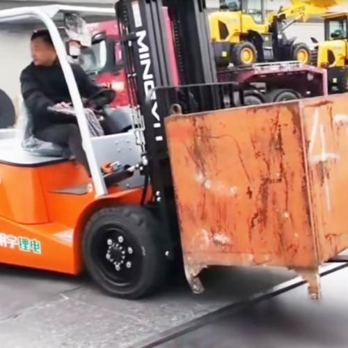 Can electric forklifts handle heavy loads like diesel?