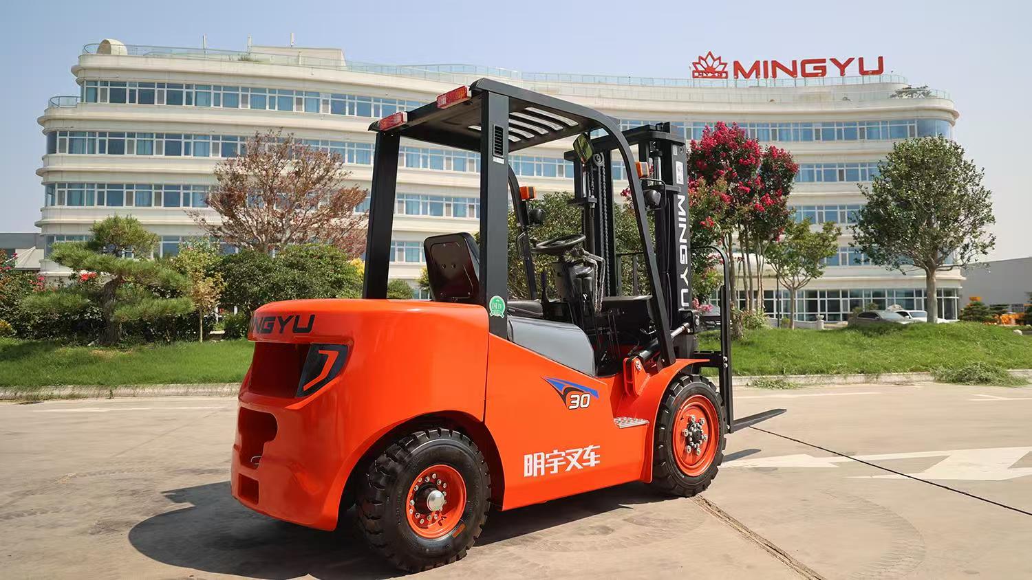 How Often Should Forklifts Be Serviced and What Maintenance Tasks Are Essential?