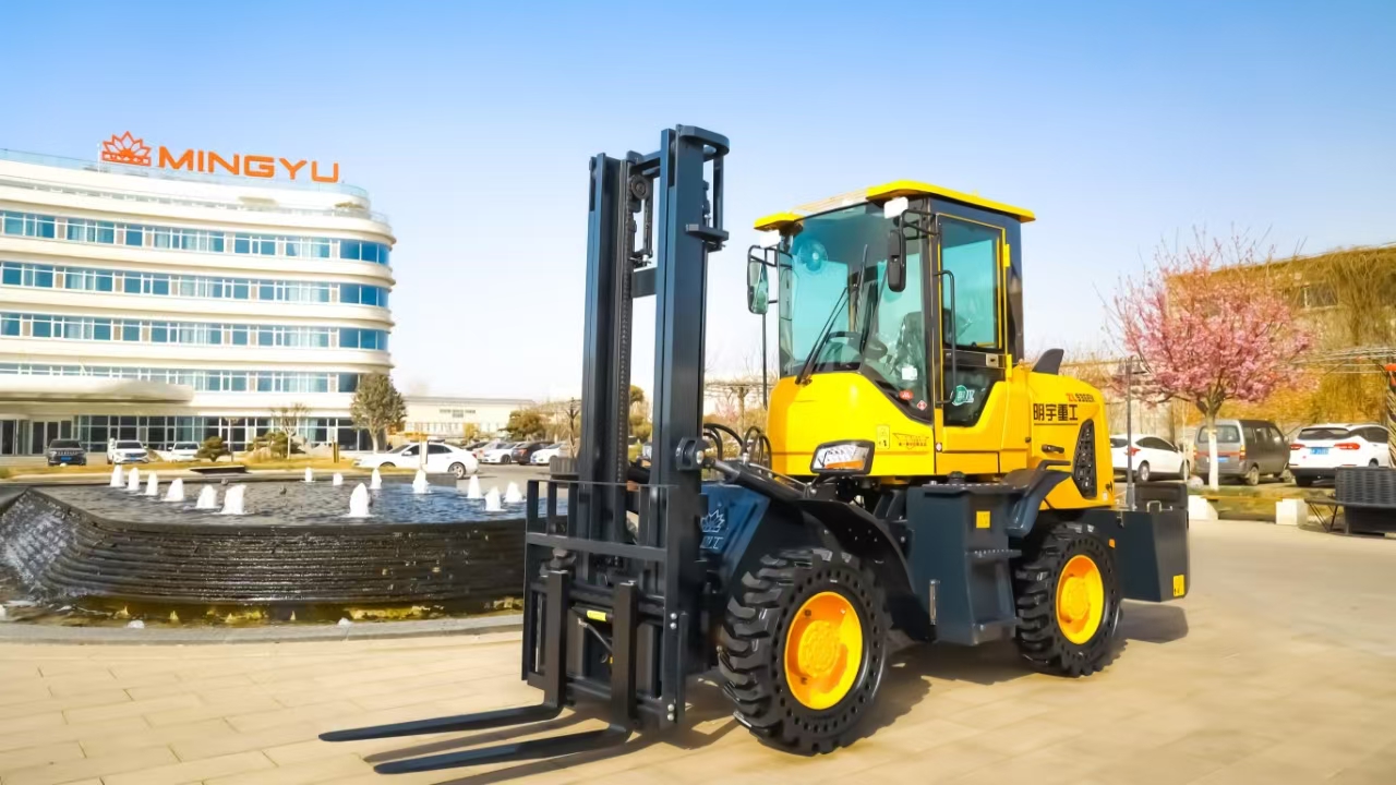What Brand Makes the Best Rough Terrain Forklifts?