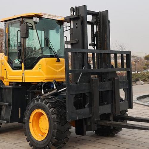 Can rough-terrain forklifts handle steep slopes?(Max gradient specs)