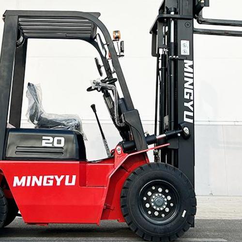 Pros and cons of diesel forklifts for outdoor construction sites.