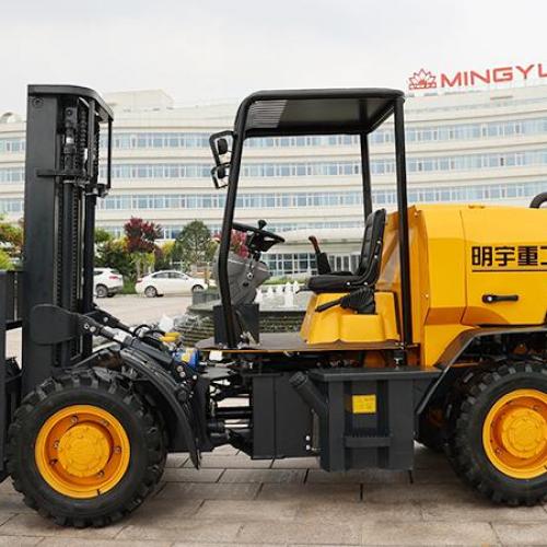 Hybrid rough-terrain forklift pros and cons: Diesel vs Electric?