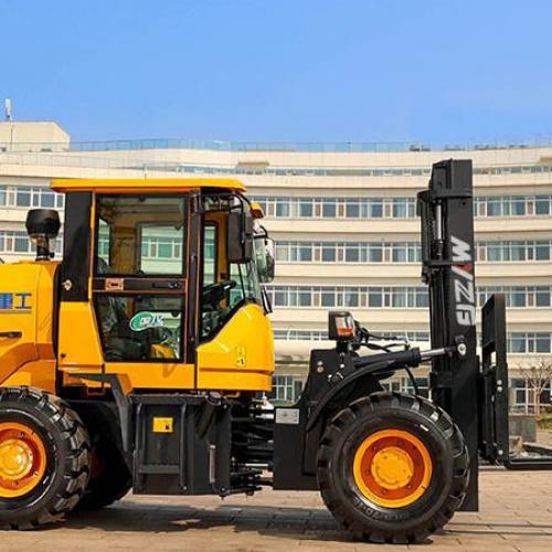 Top-rated all-terrain forklifts for muddy conditions