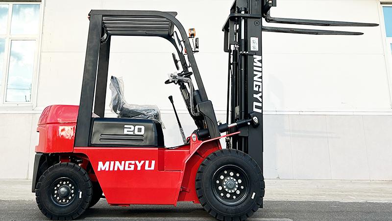 What are the main advantages of using a diesel forklift?