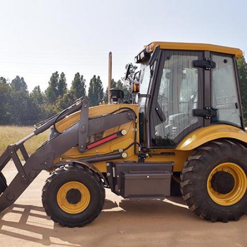 Backhoe loader vs.excavator: What is the difference?