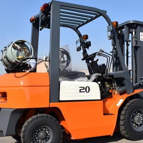 What maintenance is required for an LPG forklift compared to a diesel forklift?
