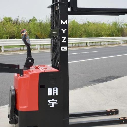 Do you need a license to operate a pallet stacker?