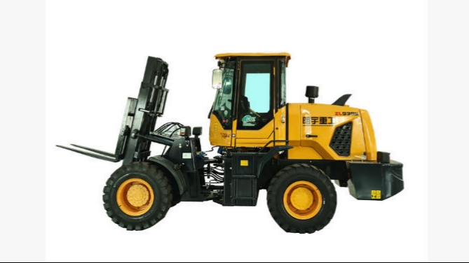 How Much Ground Clearance Does a Typical 4x4 Off-Road Forklift Have?