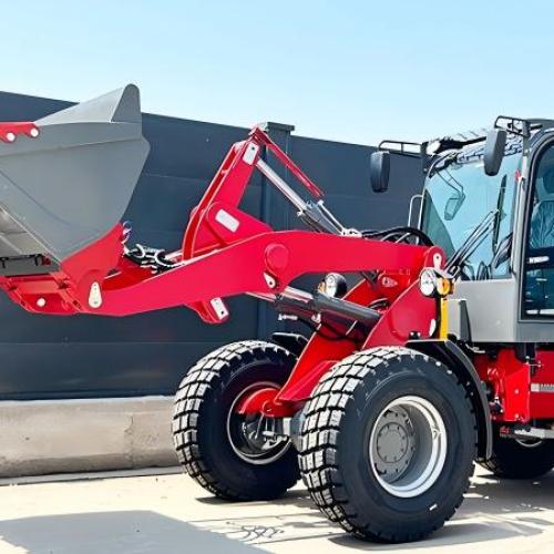 Introducing the MY-Forklift ZL825 Wheel Loader: A Compact Powerhouse Redefining Efficiency on the Job Site