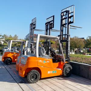 La vuelta en u y la marcha atrás precauciones y métodos de operación para carrecarretillas elevadoras