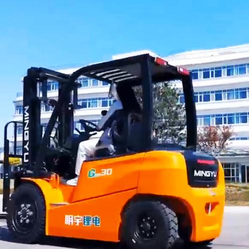 Can Electric Forklifts Be Used Outside? (Addresses Environmental Limitations)