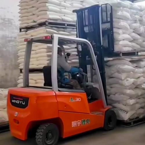 Which is better, an  electric or diesel forklift?