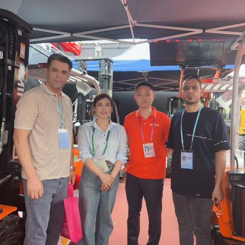 MYZG at the 137th Canton Fair ：Forging Global Connections and Showcasing Innovation in Forklifts and Loaders