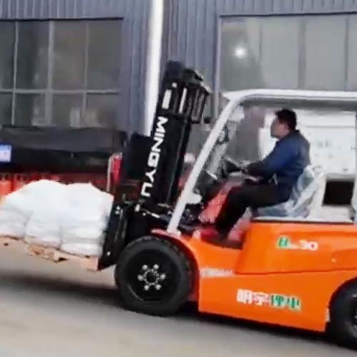 Why Should I Choose an Electric Forklift?