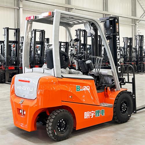 How to charge an electric forklift ?