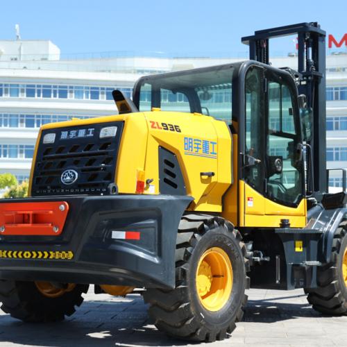 What must be done daily before using a forklift?