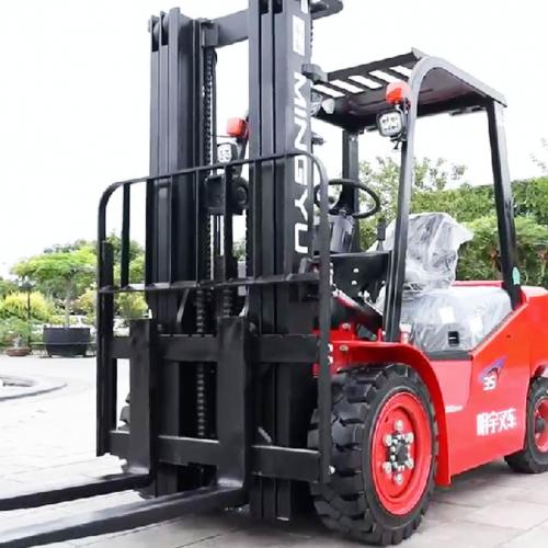 What is the difference between diesel and electric forklifts?