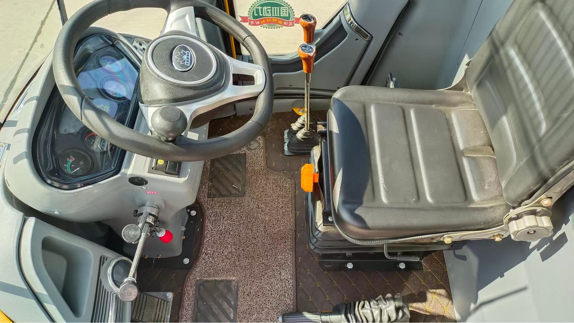 Articulated Forklift vs. Telehandler: Which Is Better for Rough Terrain?