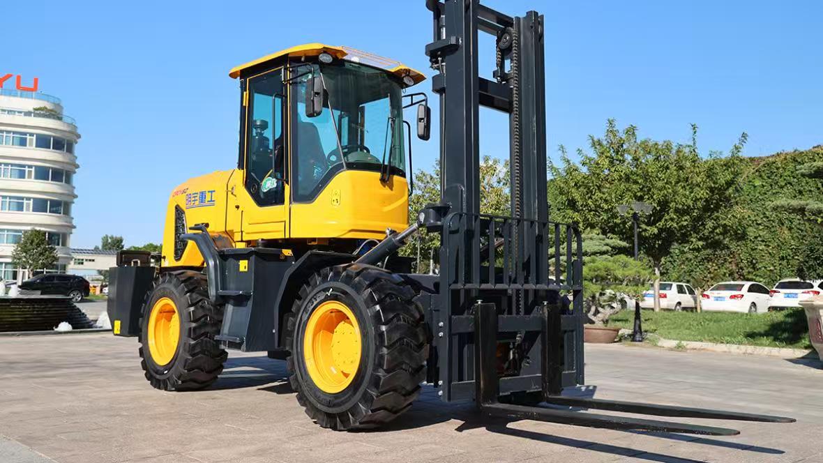 Can articulated forklifts be used with rotator attachments ?