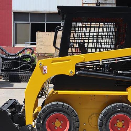 Skid steer loader vs compact wheel loader: Which is better for landscaping?