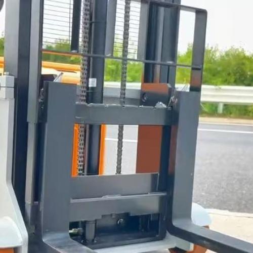 Quais são as regras de segurança mais comuns para operar um empilhador de paletes? Guia completo de segurança