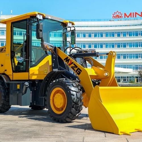 Carregadeira de Rodas Compacta B28 de 900kg