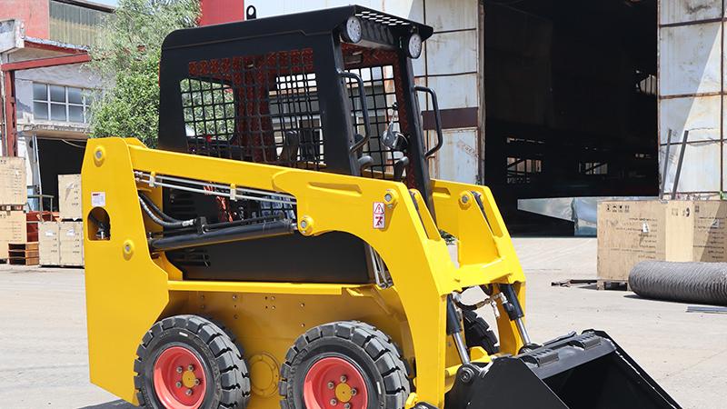 Что является лучшим креплением skid steer для очистки кисти и земли?