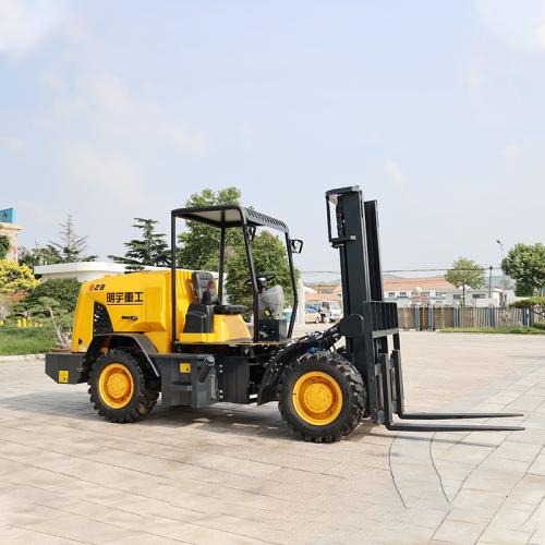 Какой расход топлива у дизельного внедорожного погрузчика?