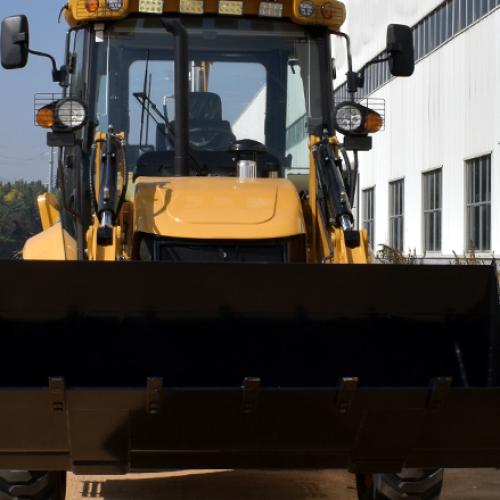 На какую глубину может копать бэкхоу?