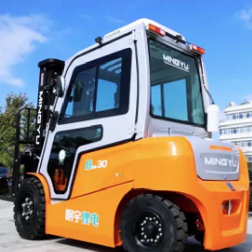 Насколько прочным может быть электрический вилочный погрузчик? Реальные отзывы клиентов из надежной лесопромышленной отрасли MINGYU.