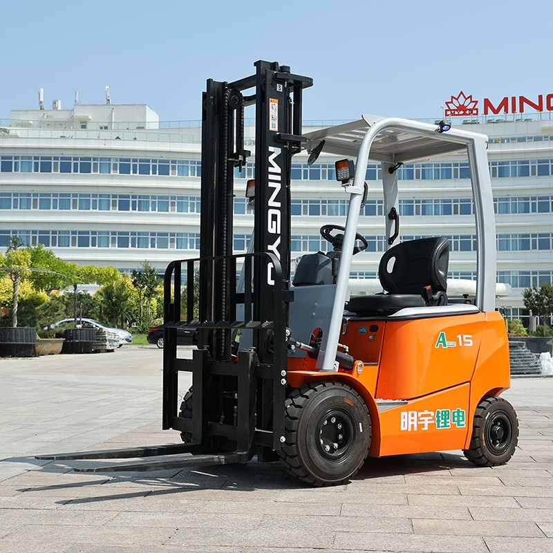 Революция в транспортировке материалов: Электропогрузчик CPD15 на литий-ионных батареях для тяжелых складских операций Революция в транспортировке материалов: Электропогрузчик CPD15 на литий-ионных батареях для тяжелых складских операций