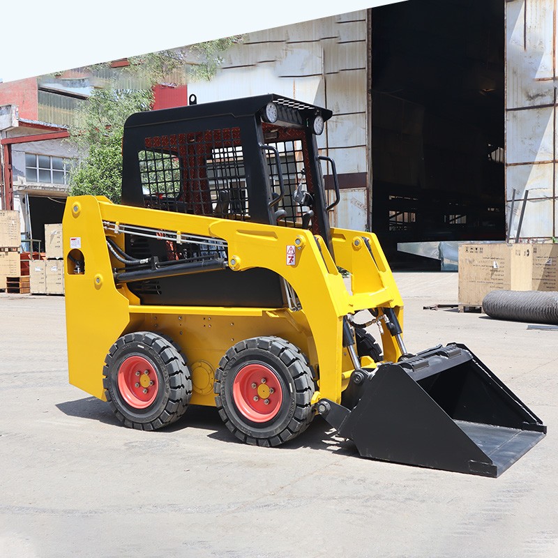 Компактный скалярный погрузчик с двигателем Kubota для разгрузочных операций с материалами Компактный скалярный погрузчик с двигателем Kubota для разгрузочных операций с материалами